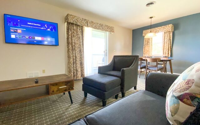 The Central Downtown Inn & Suites