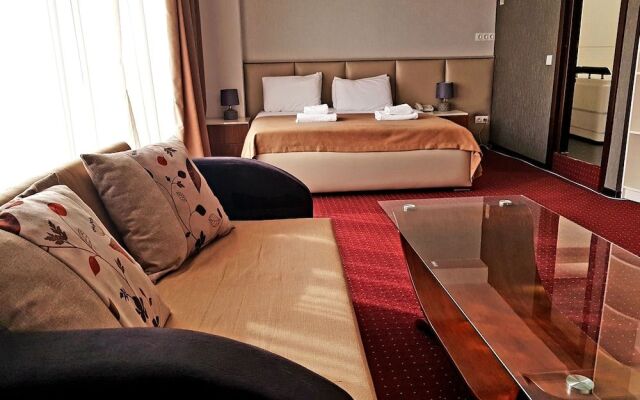 Nice Room Hotel  Wine Brasserie