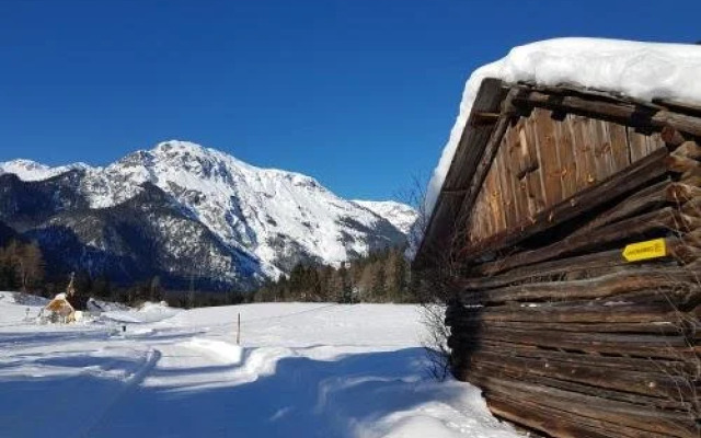 Gästehaus Almrausch, Ferienanlage mit Pool