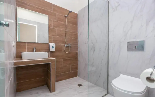 Aqua Luxury Suites by Estia