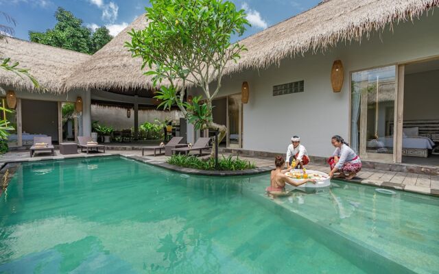 Brand new Luxury 3BR villa Ethnic Ubud 4
