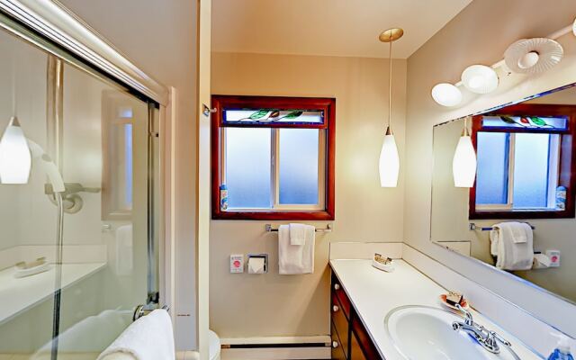4612 SW Pacific Coast Hwy Home
