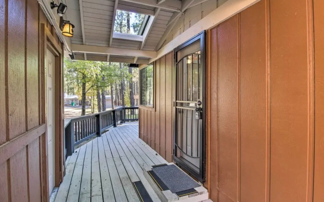 Fireplace, Deck & Grill: Pinetop Cabin Rental!