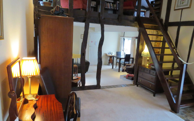 Greyhound Cottage