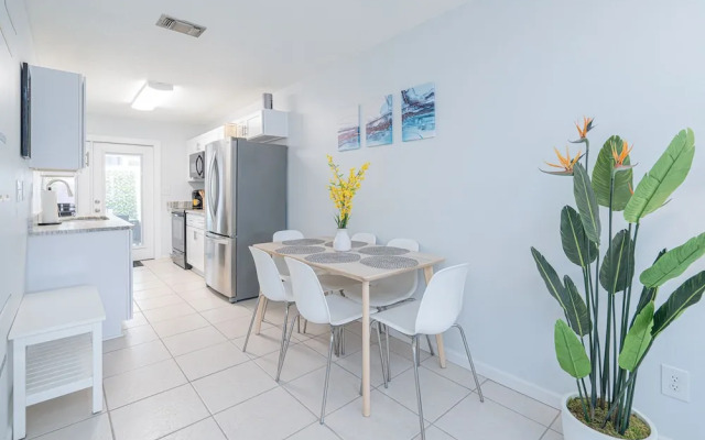 Beachside Palms - Miramar Beach
