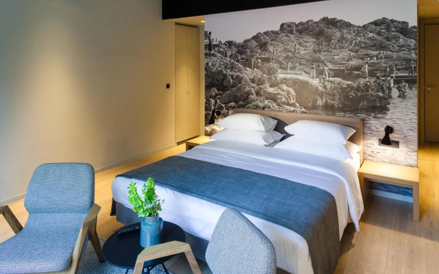 One Suite Hotel