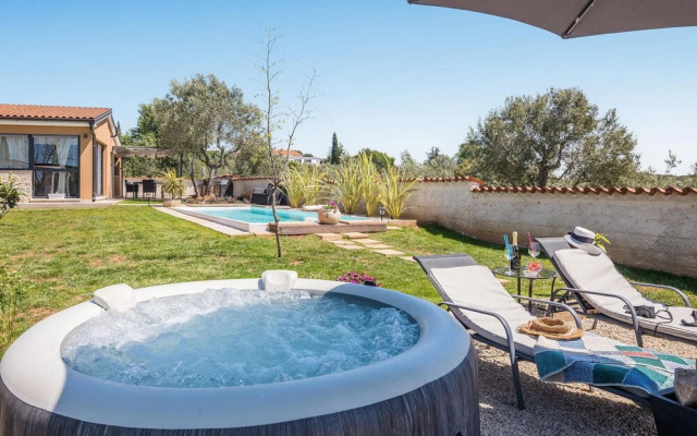 Beautiful Home in Rovinj With Jacuzzi, Wifi and 1 Bedrooms