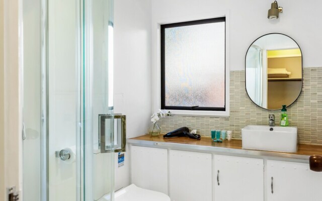 Family Retreat close to City - Netflix