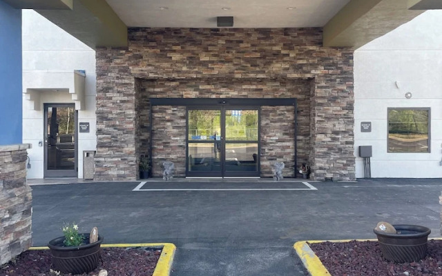 Red Lion Inn & Suites Blue Springs