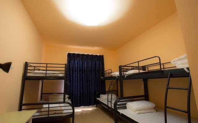 G‘night Youth Hostel