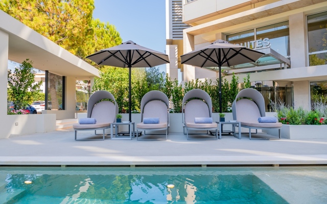 Divani Escape- Adults only