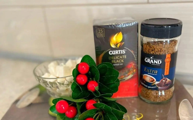 Gold Apart (Gold Apart) on the University Embankment 46