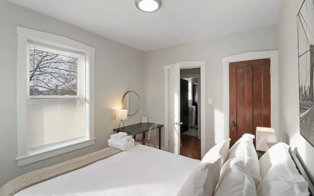 1BR Airy Apt- Barry 2