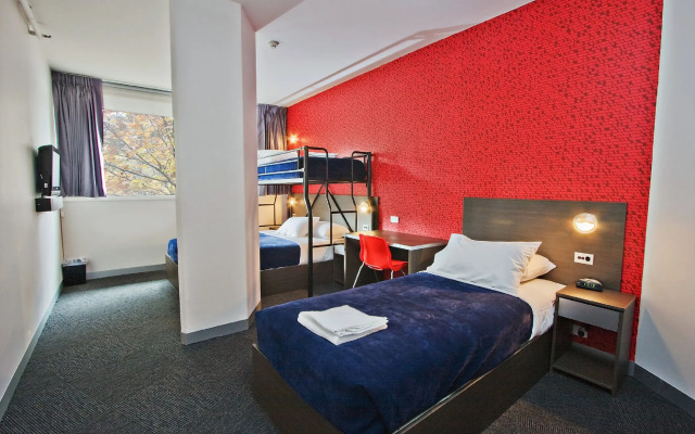 Space Hotel - Hostel