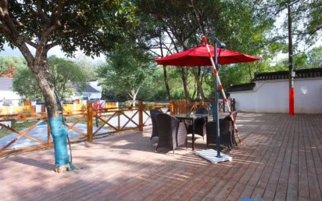 Weiduo Bieyuan Hostel