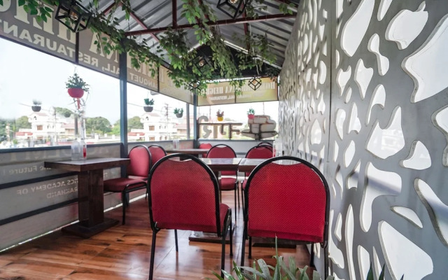 Fabhotel Krishna Heights
