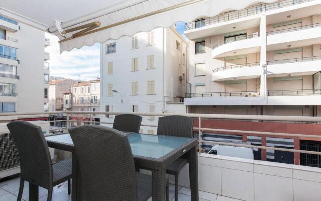 Grand Hotel: New 2 Beds/ 2 Baths