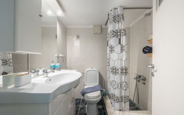 Boutique Acropolis Apartment  by Cloudkeys