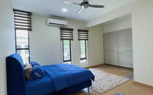 Templer Park Luxurious  Villa