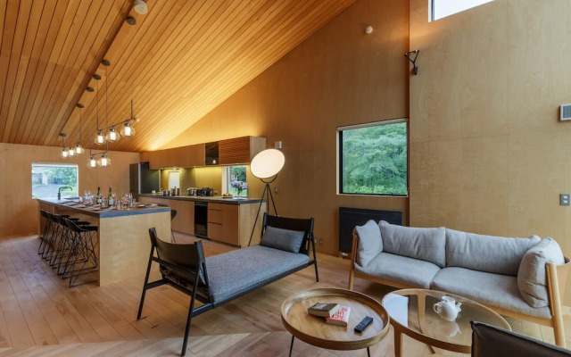 Foxwood E by H2 Life