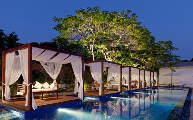 SinQ Party Hotel