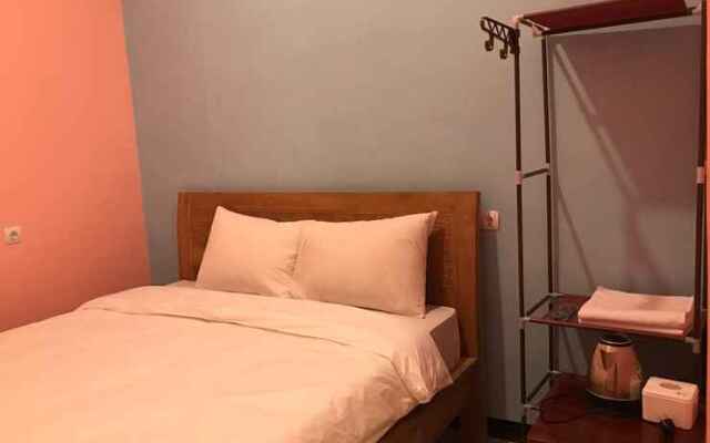 RoomZ Budget Residence