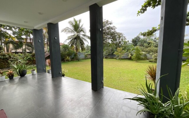 Spacious Stand-alone 2-bed Villa in Galle