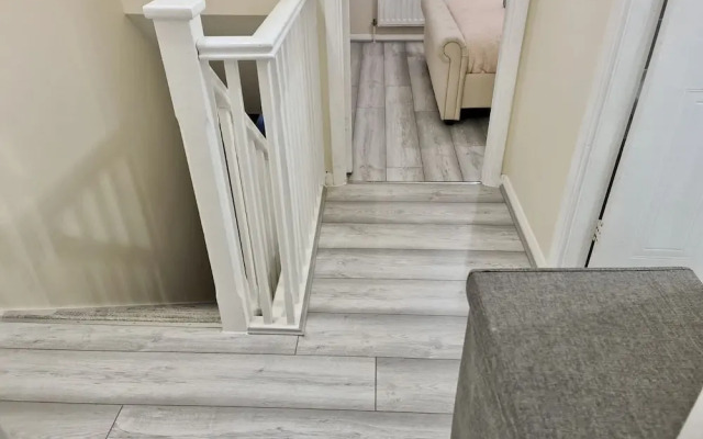 London - Sleeps 4 - Parking - Garden - Petfriendly