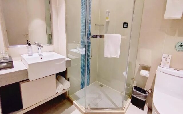Home business hotel (suqian west lake road bus station)