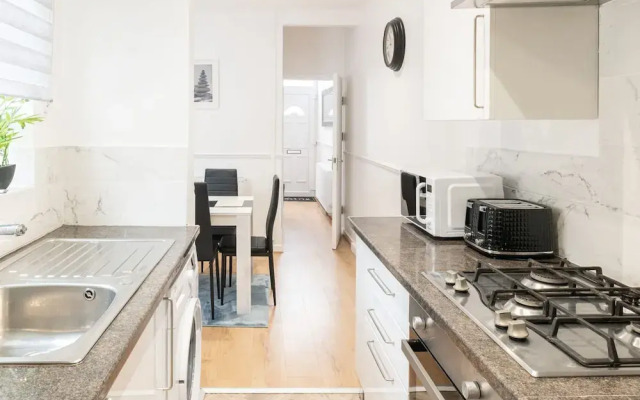 Host Stay Bardsay Road