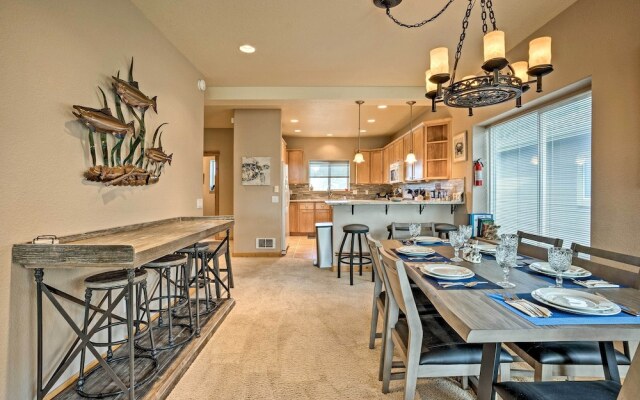 Gold Beach Townhome With Ocean Views & Sunroom!
