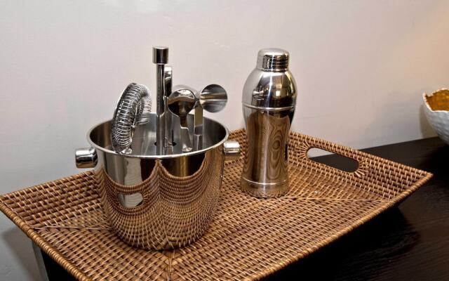 Ritz Carlton #5 2 Bedroom Condo by RedAwning