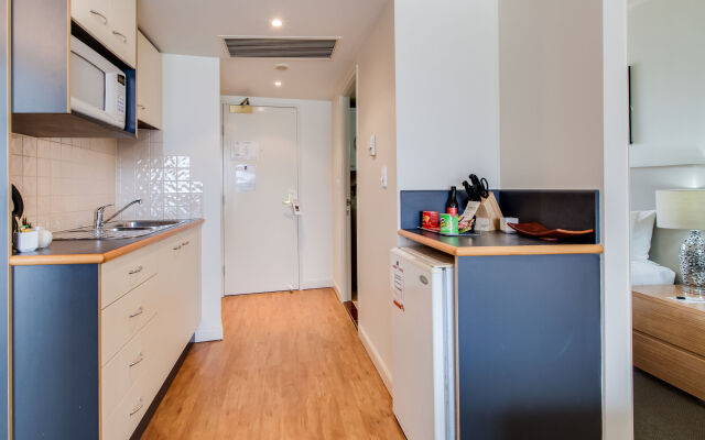 Cosmo Apartment Hotel