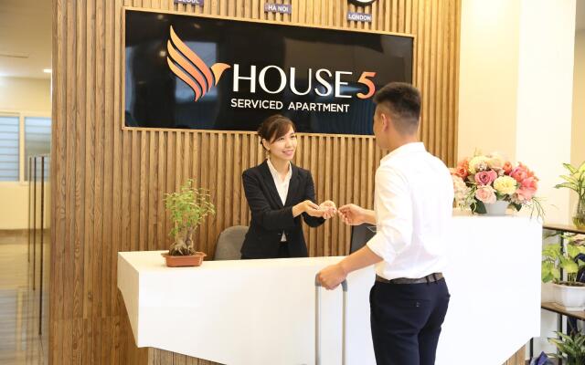V House 5 Serviced Apartment