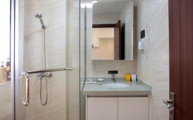 Green Collection Care Hotel (24 Hours Free Transfer from Meilan Airport/Railway Station)