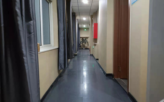 Dexin Express Hotel (Zhangqiu Harmony Plaza)