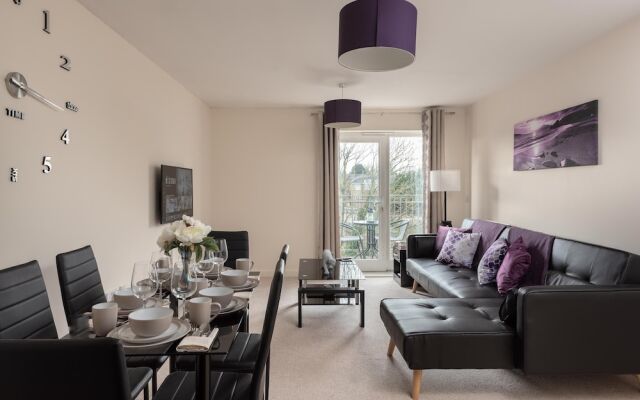 Luxury 2 Bed Flat by the Canal