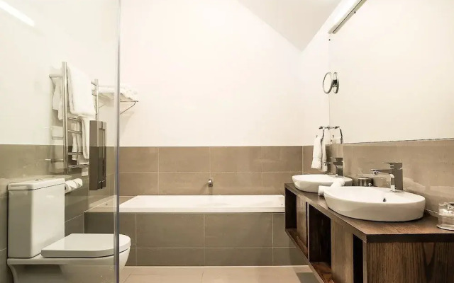 Grasmere High Country Bed & Breakfast Lodge