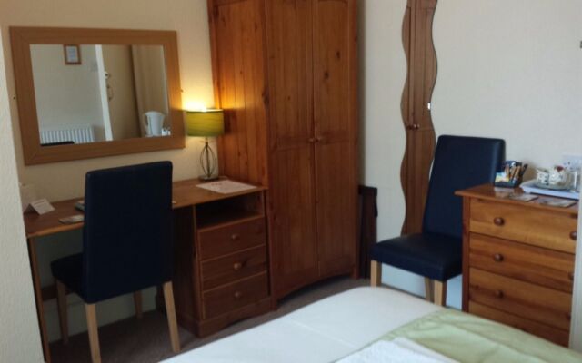 Ascot House Guest House (Adults Only)
