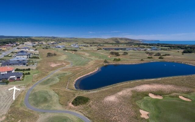 Golfers Paradise (18th Tee) - 52 Huntingdale Drive