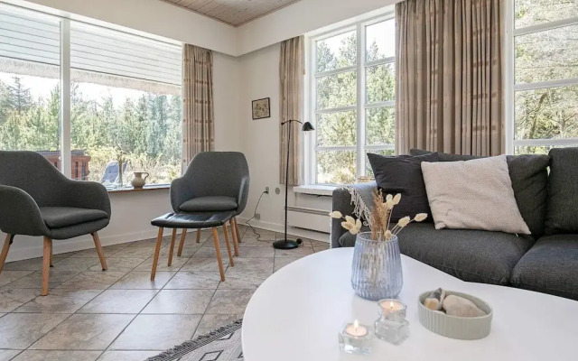 8 Person Holiday Home in Blavand