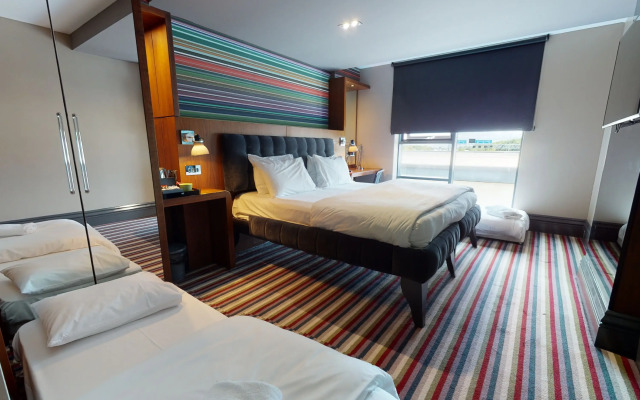 Village Hotel Leeds South