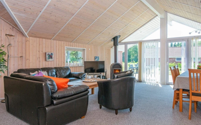 8 Person Holiday Home in Oksbol
