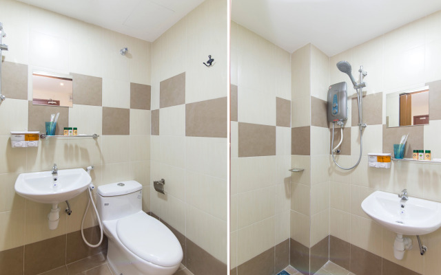 Super OYO 326 Tc Hotel