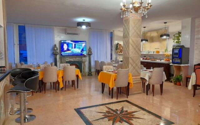 Hotel Royal