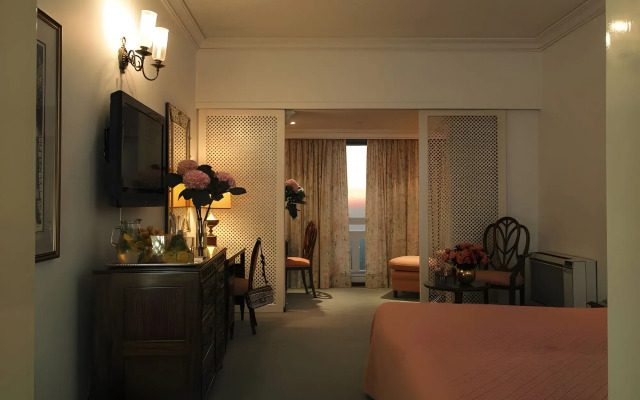 Al Bustan Hotel