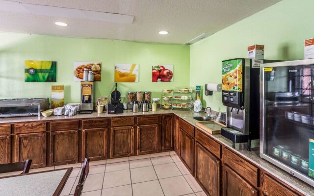 Quality Inn Columbia City