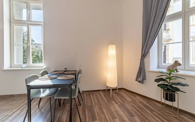 RentPlanet - plac Uniwersytecki