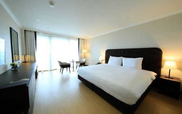 Booyoung Hotel & Resort