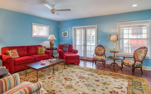 St. George Street Apartment